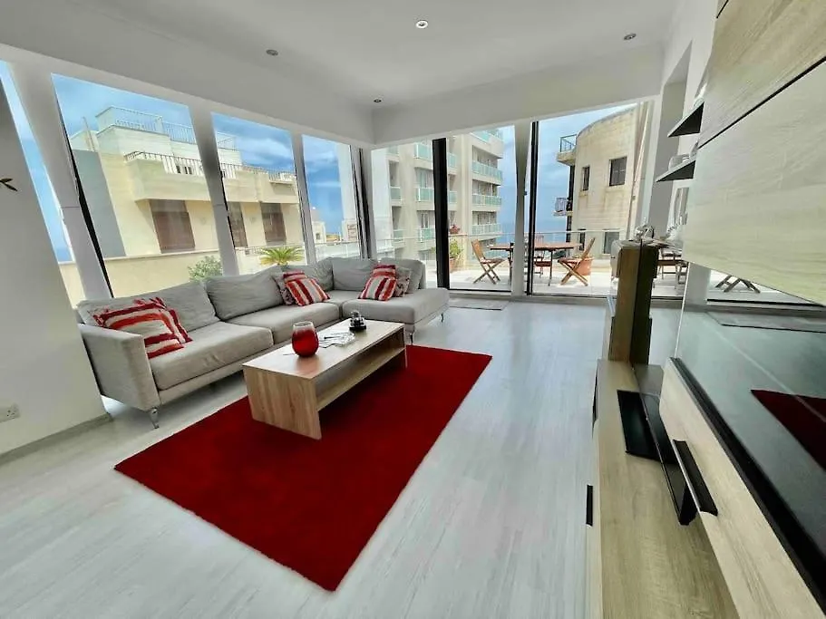 Sea View Penthouse In Tas-Sliema Apartment