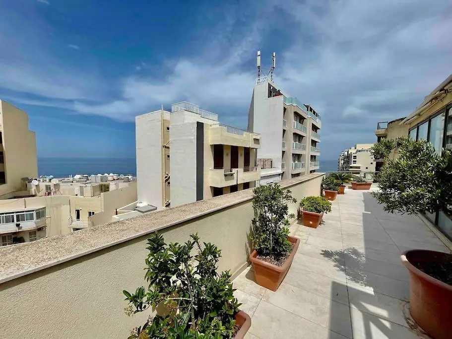 Sea View Penthouse In Tas-Sliema Apartment